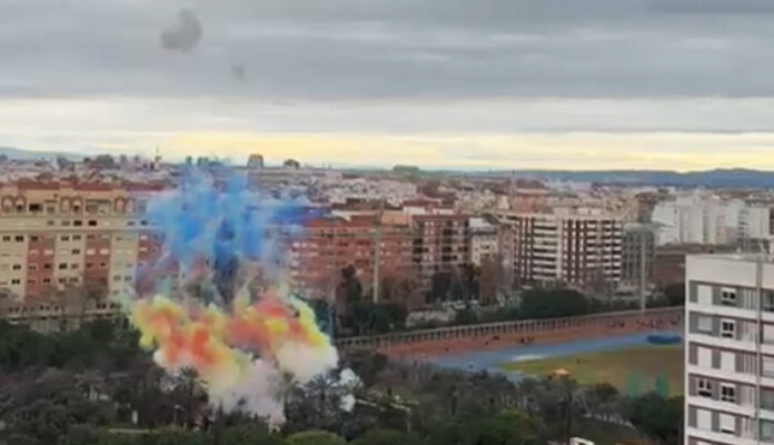 una senyera en el cielo