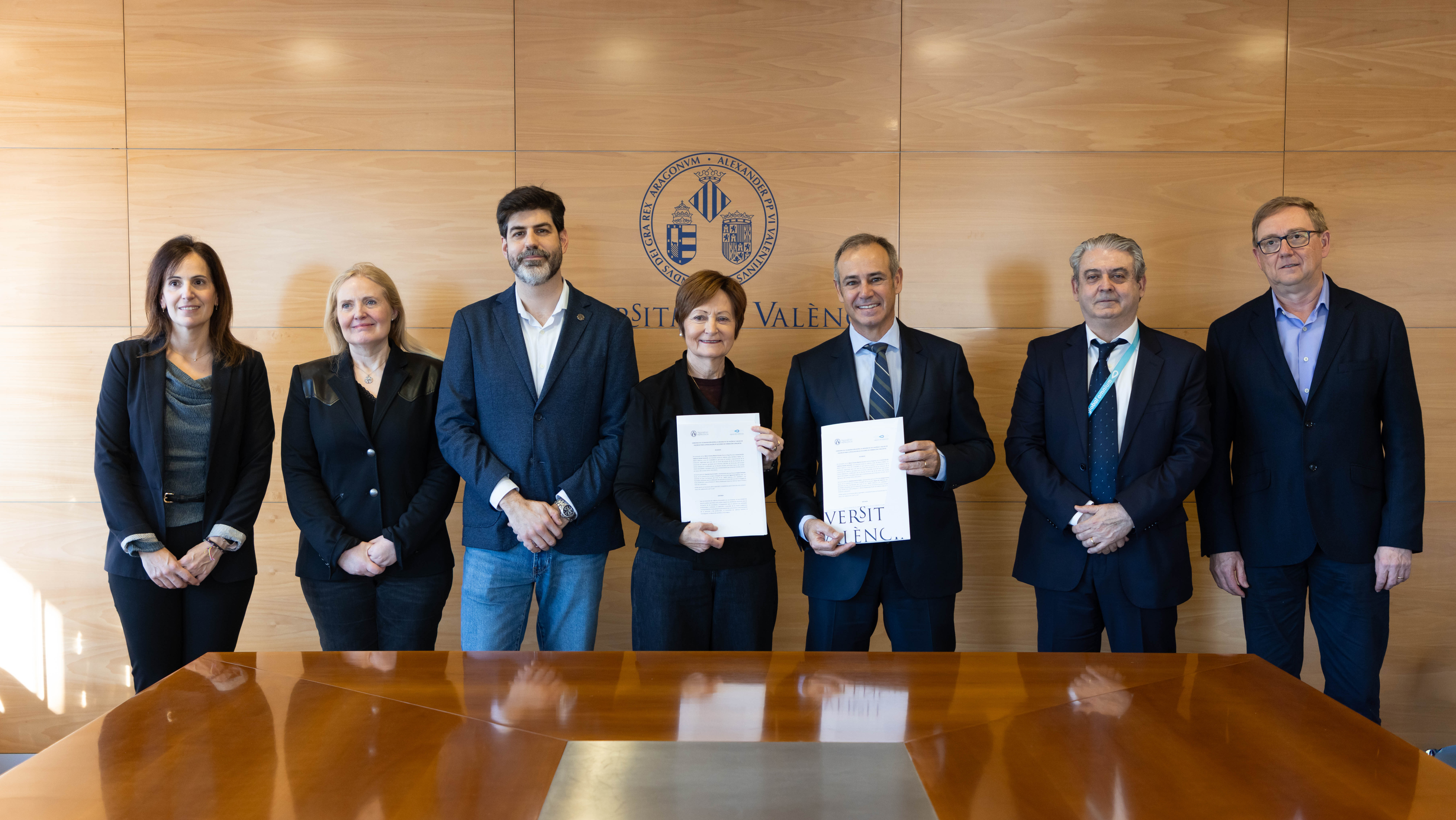 La Universitat de València y Global Omnium refuerzan su alianza estratégica en formación e innovación con la firma de un nuevo convenio
