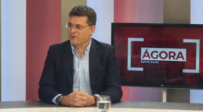 Juan Ramón Adsuara reclama “menos comisiones y más emergencia” para acelerar la reconstrucción Juan Ramón Adsuara en Ágora