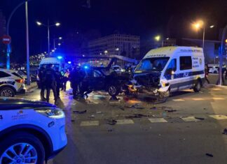 Vehículo de la Policía Local embestido