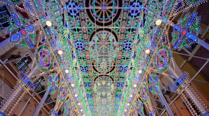 Las calles de Valencia se iluminan hoy: guía para ver el encendido de luces de las Fallas