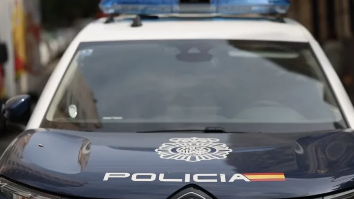 Vehículo de la Policía Nacional. EFE/Mariscal. menores