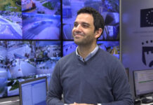 Juan Antonio Sagredo, alcalde de Paterna, en la central de la Policía Local