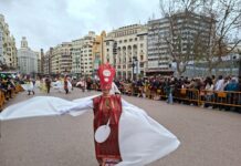 Así ha sido la cabalgata del ninot en imágenes