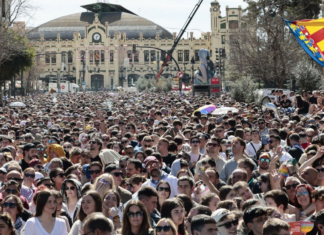 Valencia podría limitar la llegada de Cercanías en días clave de Fallas