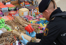 Viajes para lanzar «megapetardos»: así es el peligroso turismo de explosivos que atenta contra las Fallas Viajes para lanzar "megapetardos": así es el peligroso turismo de explosivos que atenta contra las Fallas