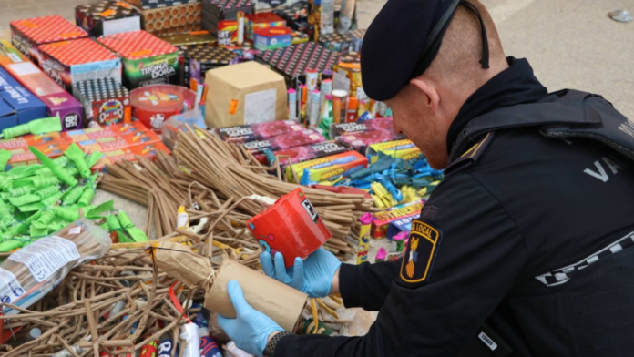 7televalencia-petardos-policia Viajes para lanzar "megapetardos": así es el peligroso turismo de explosivos que atenta contra las Fallas