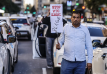 La huelga de taxis colapsa Valencia y anticipa otra jornada de protestas con las VTC La huelga de taxis colapsa Valencia y anticipa otra jornada de protestas con las VTC