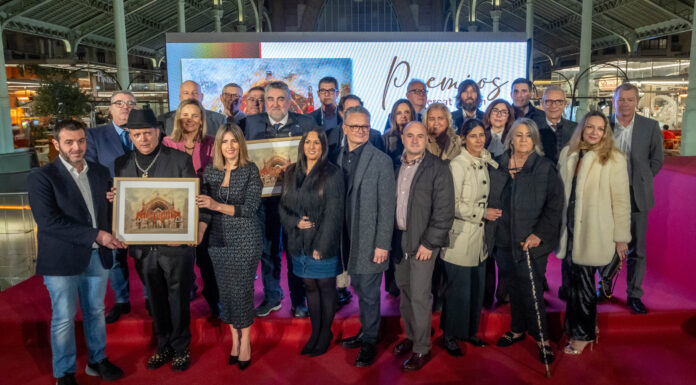 El Mercado de Colón entrega sus primeros premios en una gala dedicada al talento valenciano El Mercado de Colón entrega sus primeros premios en una gala dedicada al talento valenciano y celebra su papel como motor social y cultural de Valencia