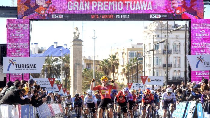 7teleValencia - Tuawa Tuawa by Global Omnium bate su récord y evita casi 3 millones de botellas de plástico solo en eventos: como la superficie de cuatro campos de fútbol