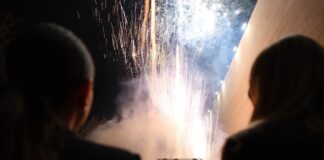 Más de 300 espectáculos pirotécnicos sonarán en los barrios de València estas Fallas