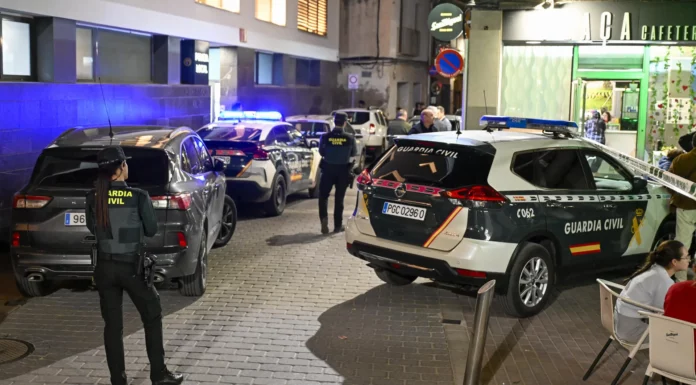 Conmoción en Xilxes: detenido el padre de la niña asesinada tras el doble crimen Foto del lugar de los hechos la pasada noche en Xilxes