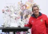 Paco Torres anuncia que no plantará en Valencia tras 2026 Paco Torres durante la presentación de una de sus maquetas