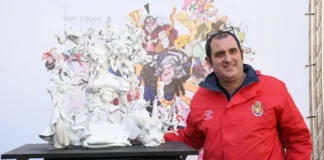 Paco Torres durante la presentación de una de sus maquetas