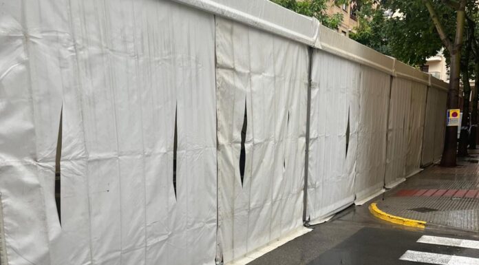 Cortes laterales en la carpa de la Falla Plaza Cortes Valencianas de Aldaia