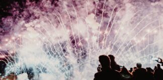 Castillo de fuegos en la Marina de Valencia, pólvora. Imagen: Twitter @lamarinadevlc