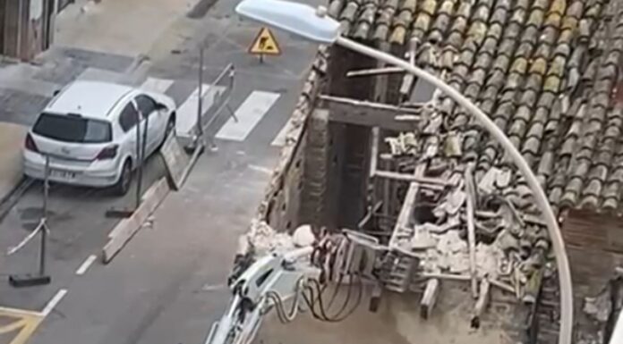 Derrumbe de una casa en Pinedo