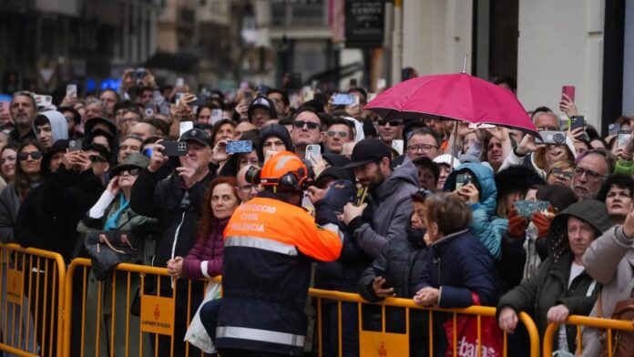 7televalencia-foto-mascleta-lluvia Mascletà bajo las lluvias