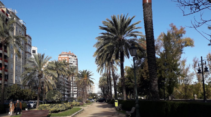 Encuentran muerto a un hombre sin hogar en un banco de Jacinto Benavente Encuentran muerto a un hombre sin hogar en un banco de Jacinto Benavente