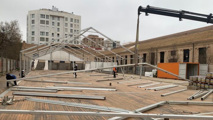 7televalencia montaje carpa Montaje de las carpas de la Falla Exposició