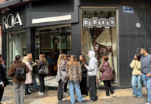 Arrancan las rebajas falleras con colas y descuentos para preparar las Fallas 2027