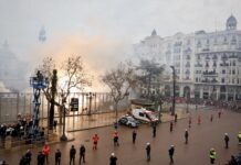 Reyes Martí llena de carcasas moradas la mascletà del «Día de la mujer»