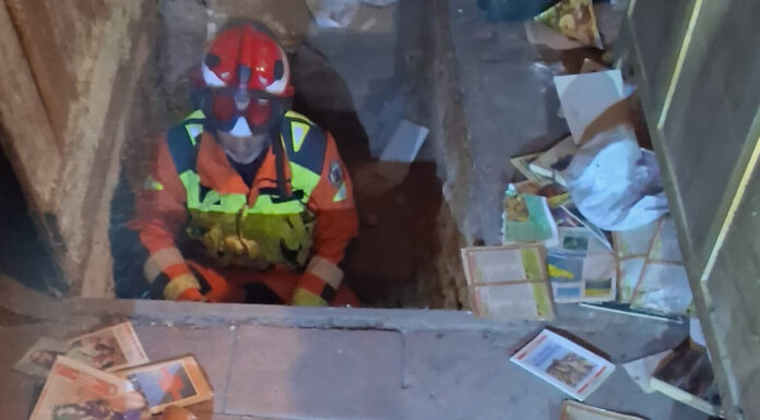 Rescatan a una mujer de 70 años tras hundirse el suelo de su casa en Serra