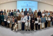 Emotivo homenaje a 114 profesionales sanitarios que han dado la vida por pacientes del Hospital Doctor Peset