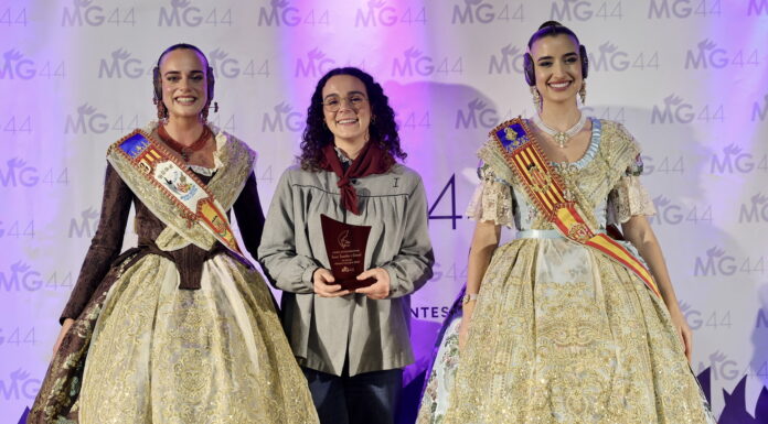 Maestro Gozalbo-Conde de Altea entrega sus Herois Fallers