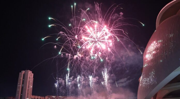 Pirotecnia Zaragozana dispara hoy «Universo»: hora y lugar del espectáculo pirotécnico