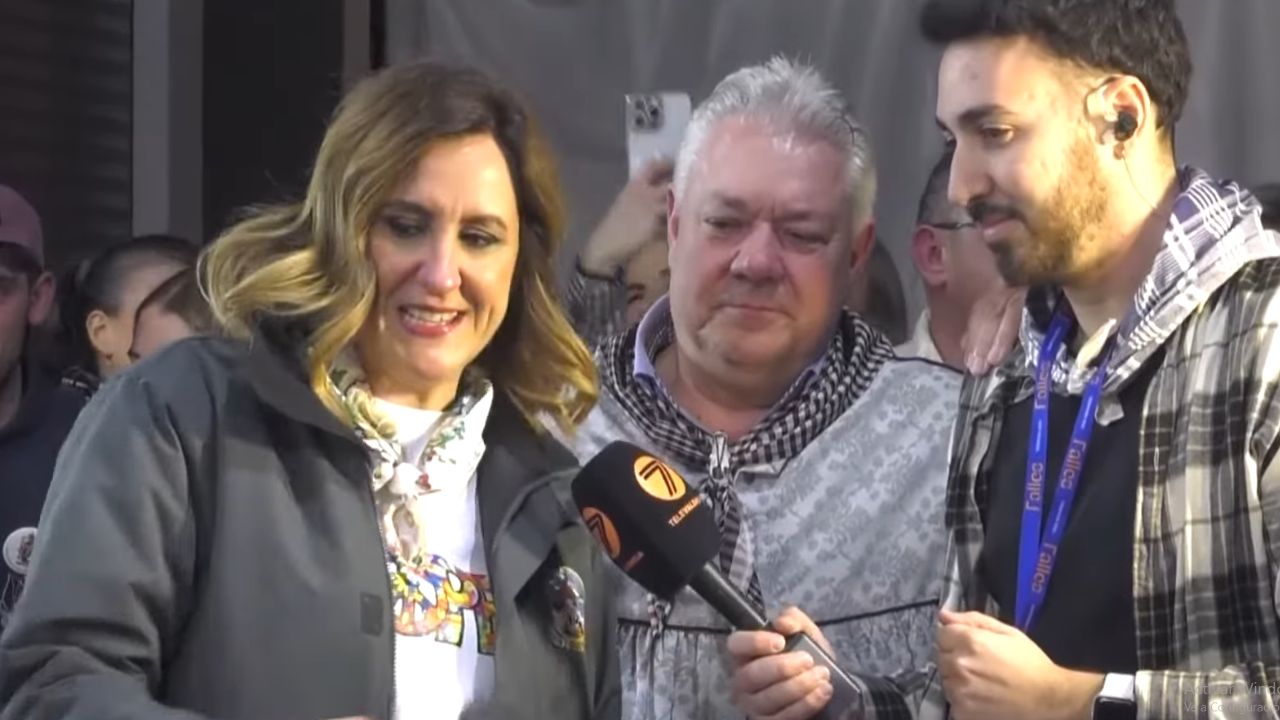 Retransmisión de la noche de premios infantiles en directo desde la falla ganadora del primer premio de especial