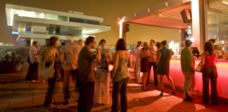 Violan a una joven en unos baños portátiles de la Marina de Valencia