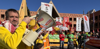 La huelga de educación vacía las aulas y moviliza piquetes y protestas en toda la Comunitat Valenciana