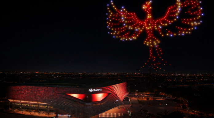 Un espectáculo de drones gratuito iluminará Valencia estas Fallas