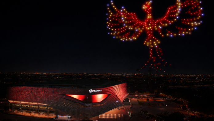 Un espectáculo de drones gratuito iluminará Valencia estas Fallas