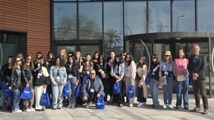 Estudiantes Erasmus visitan el Hospital Vithas Valencia Turia para conocer oportunidades laborales