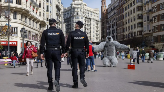 Expulsan a dos carteristas de Valencia y se les prohíbe entrar en Fallas