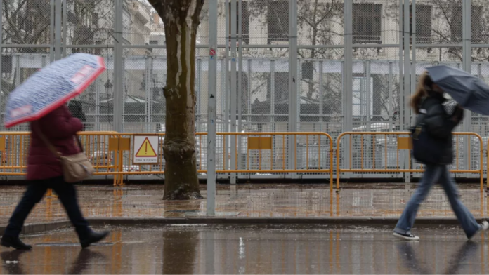 Nueva borrasca en camino: activan alertas por lluvias que podrían afectar a la mascletà en Valencia