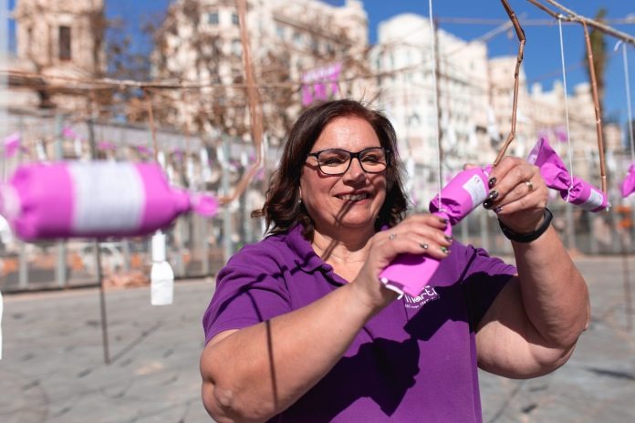 Reyes Martí, pionera en la pirotecnia