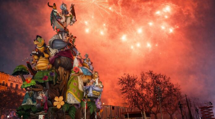 Un gran piromusical con Montserrat Caballé coronará la Falla Municipal