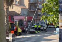 Dos heridos al descarrilar un tranvía en Valencia