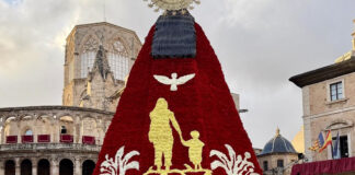 ¿Dónde acaban los 14.000 kilos de flores de la Ofrenda de València? Este año tienen una segunda vida