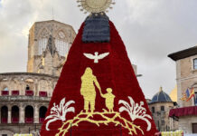 Hasta cuándo puede ir a verse el manto de flores de la Virgen