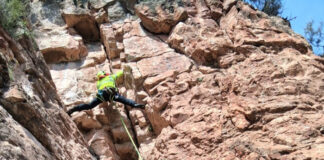 Los héroes que salvan la vida cada fin de semana a senderistas en las montañas valencianas