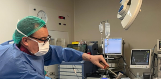 El Clínico de València es el primer hospital en incorporar una nueva técnica poco invasiva para tratar el dolor lumbar