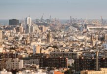 Una compañía brasileña del sector del cuidado del hogar apuesta por Valencia en su crecimiento internacional