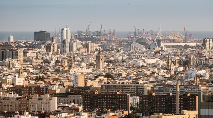Una compañía brasileña del sector del cuidado del hogar apuesta por Valencia en su crecimiento internacional