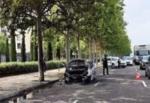 Arde un coche en la Ronda Norte