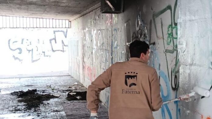 Neteja de grafitis a Paterna