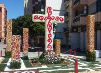Las Cruces de Mayo salen a las calles de València esta semana